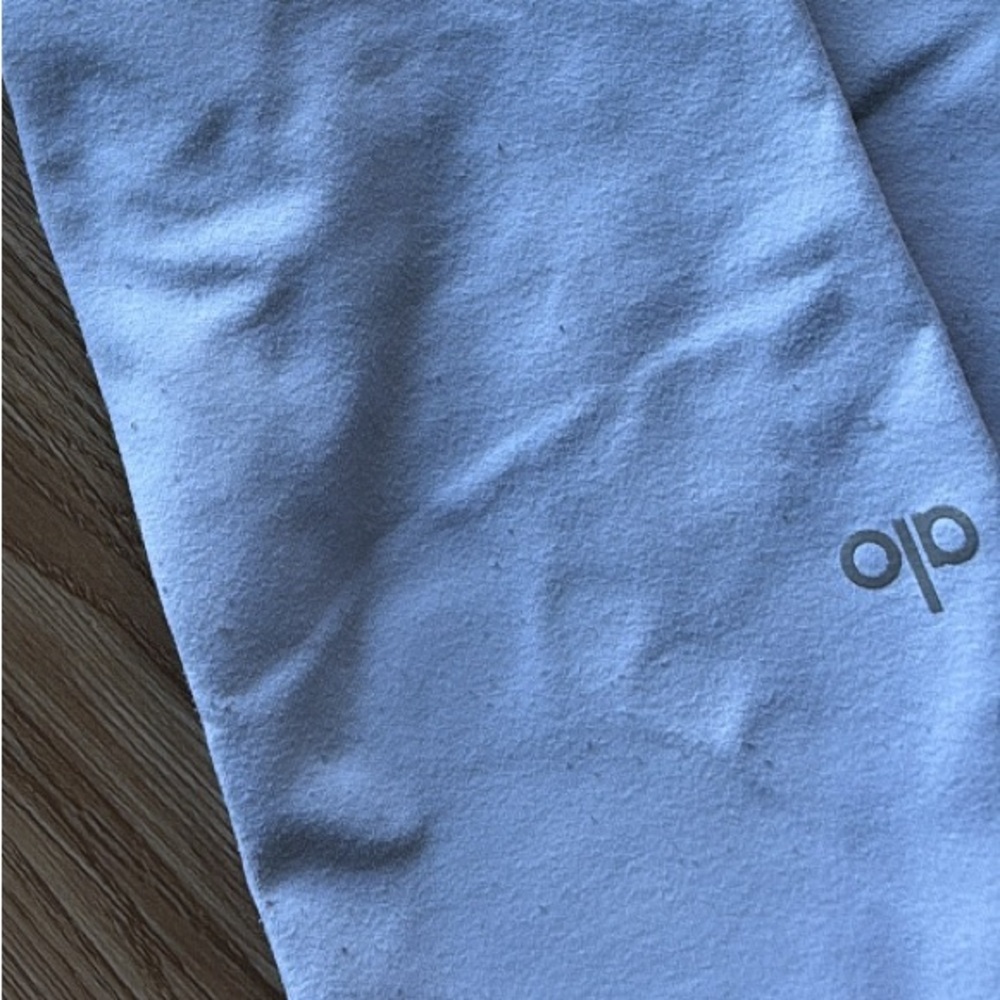 ALO Yoga Kids Leggings in White with Black Accents - Picture 3 of 3